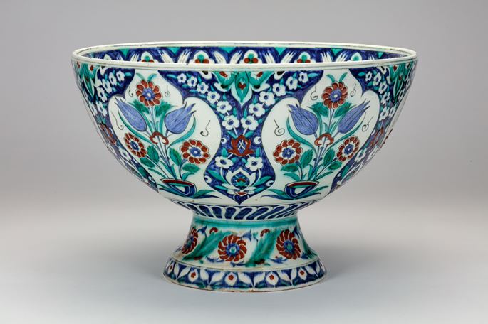 A large Cantagalli footed bowl  | MasterArt